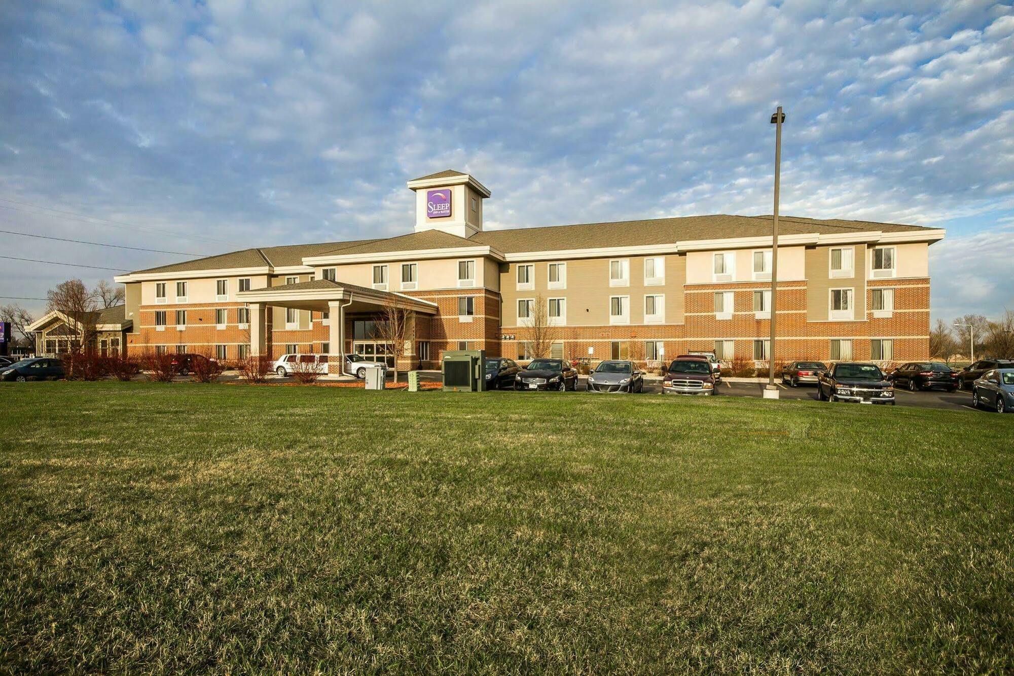 Sleep Inn & Suites Madison - Monona Exteriör bild